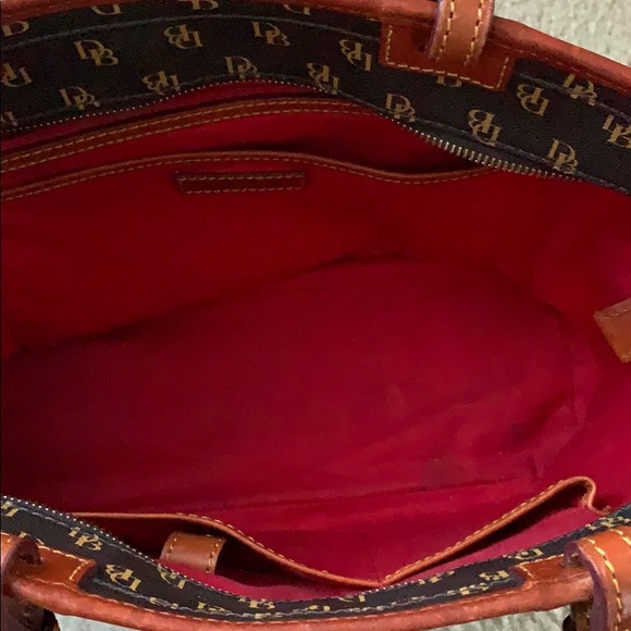 Dooney & Bourke Bag! - Picture 5 of 8